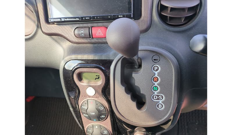2012 Toyota Porte image-6
