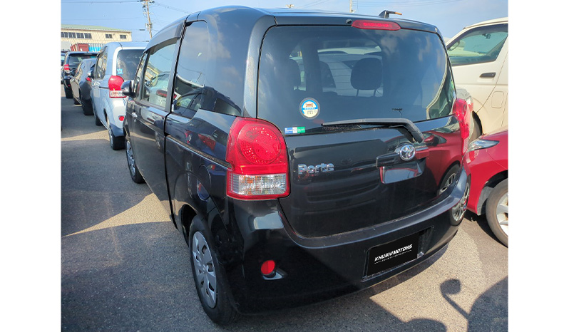 2012 Toyota Porte G image-3