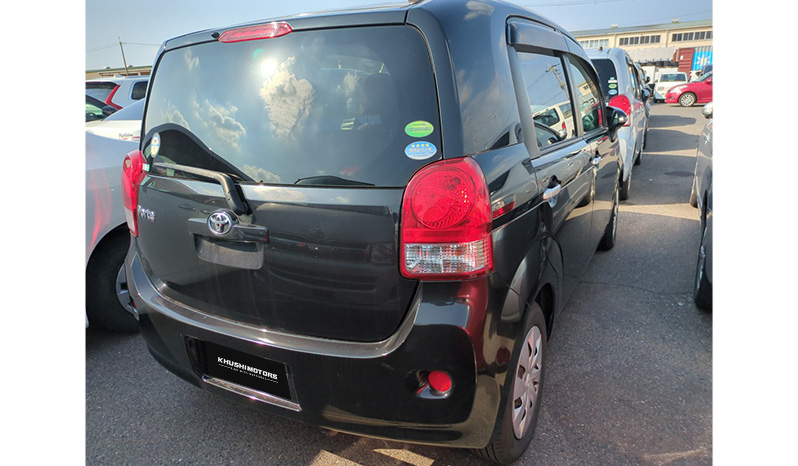 2012 Toyota Porte G image-5