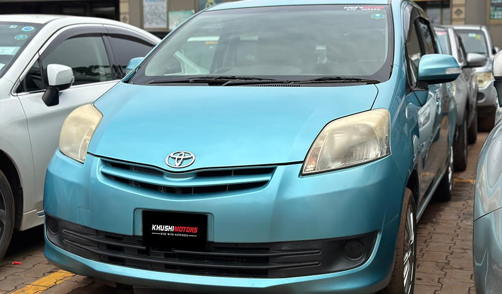 2010 Toyota Passo Sette image-13