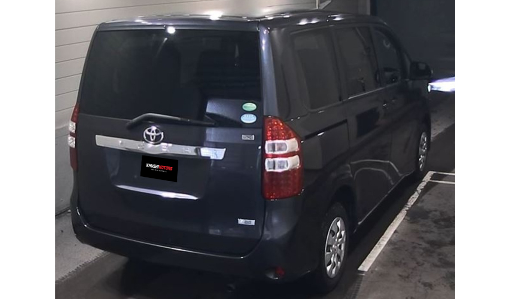 2012 Toyota Noah image-5