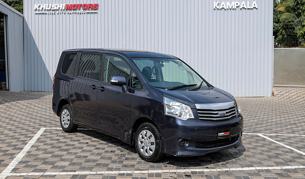 2012 Toyota Noah image-8