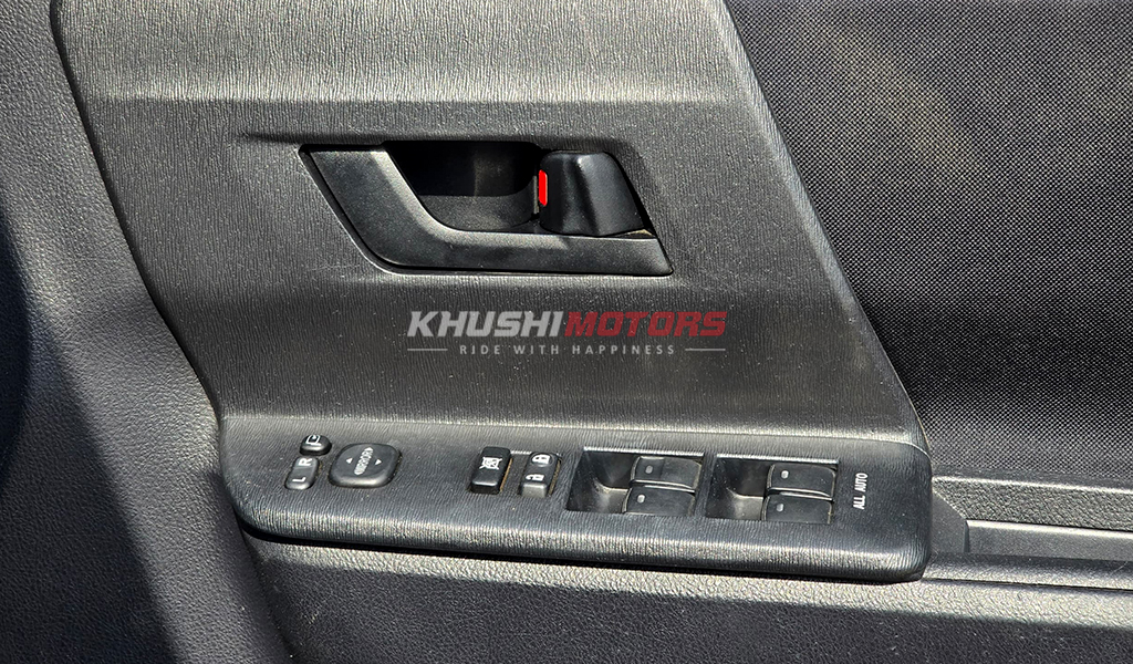 2012 Toyota Noah image-15