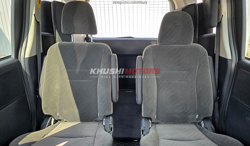 2012 Toyota Noah image-16