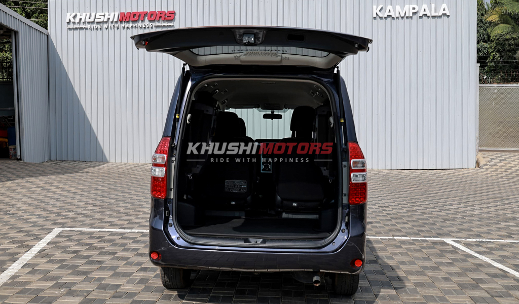 2012 Toyota Noah image-17