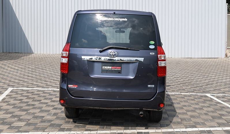 2012 Toyota Noah image-22