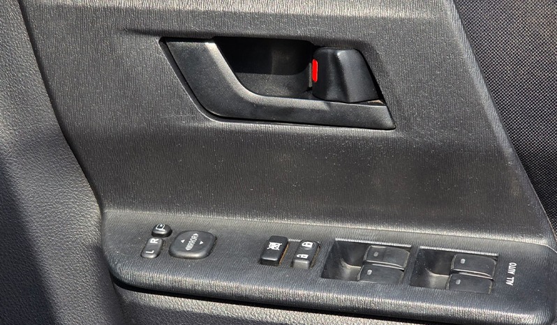 2012 Toyota Noah image-28