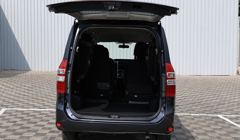 2012 Toyota Noah image-29