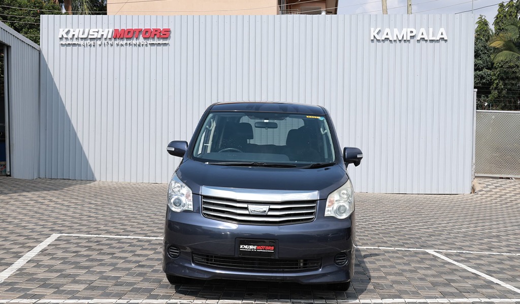 2012 Toyota Noah image-41