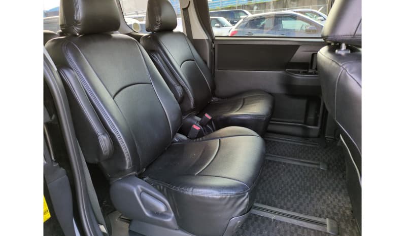 2010 Toyota Noah image-8