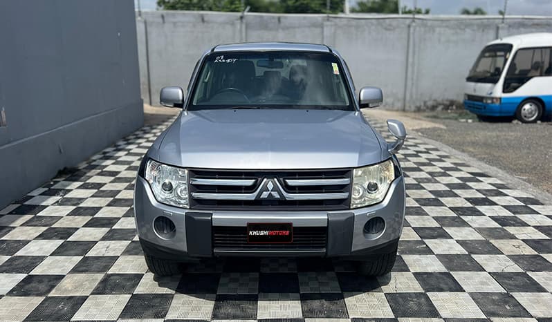 2007 Mitsubishi Pajero image-1