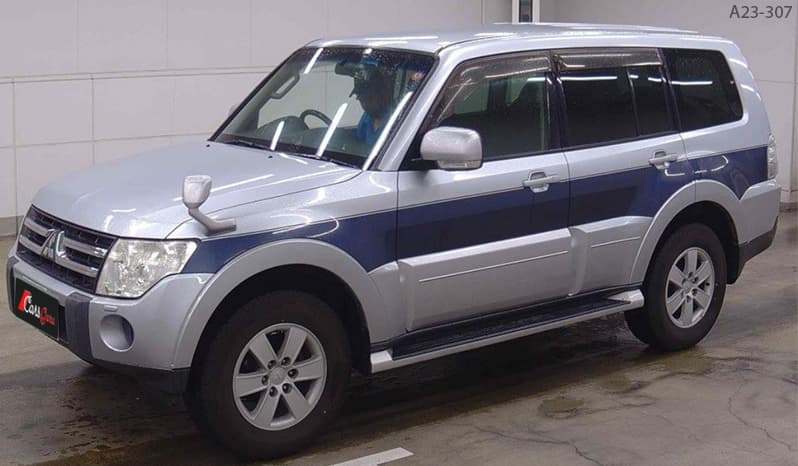 2007 Mitsubishi Pajero image-3