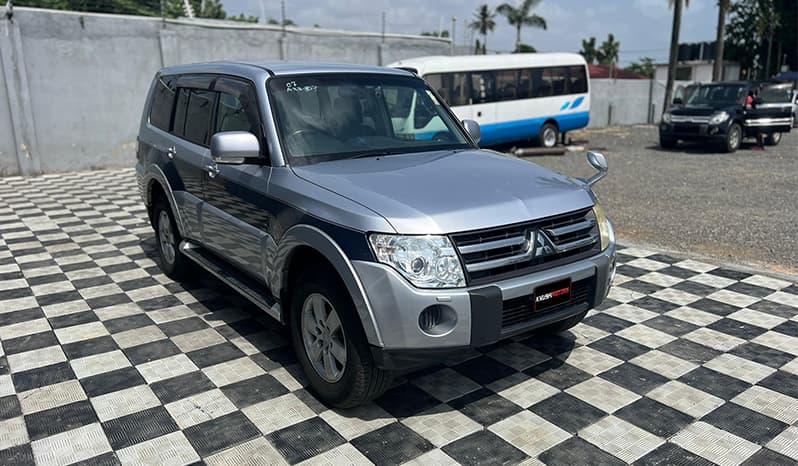 2007 Mitsubishi Pajero image-13