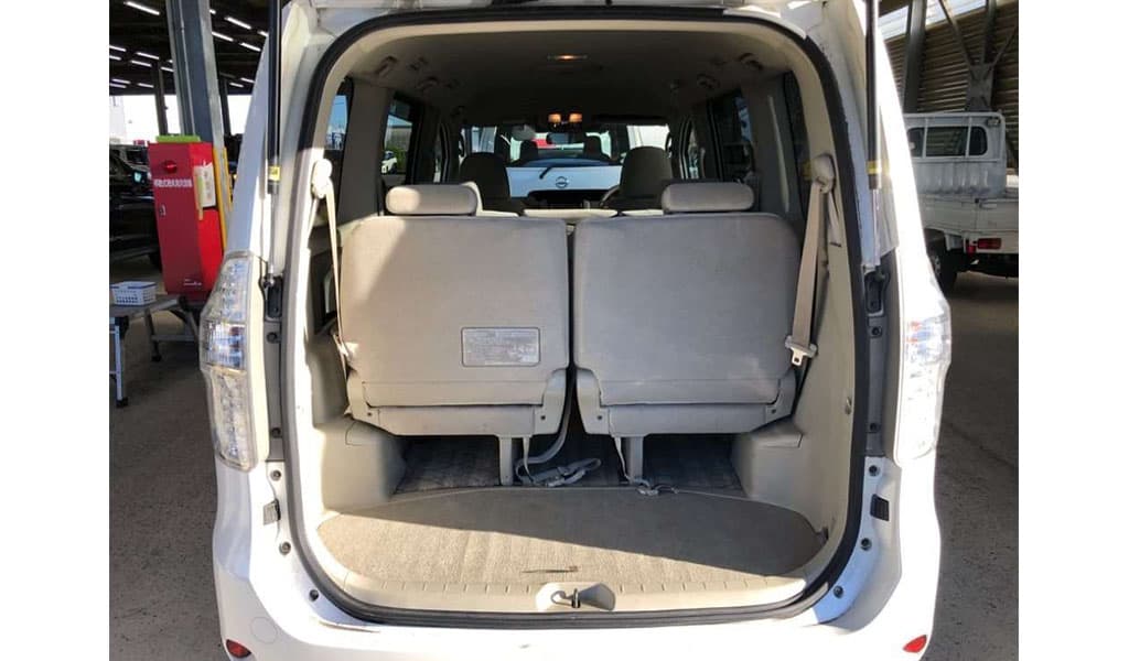 2010 Toyota Noah image-2