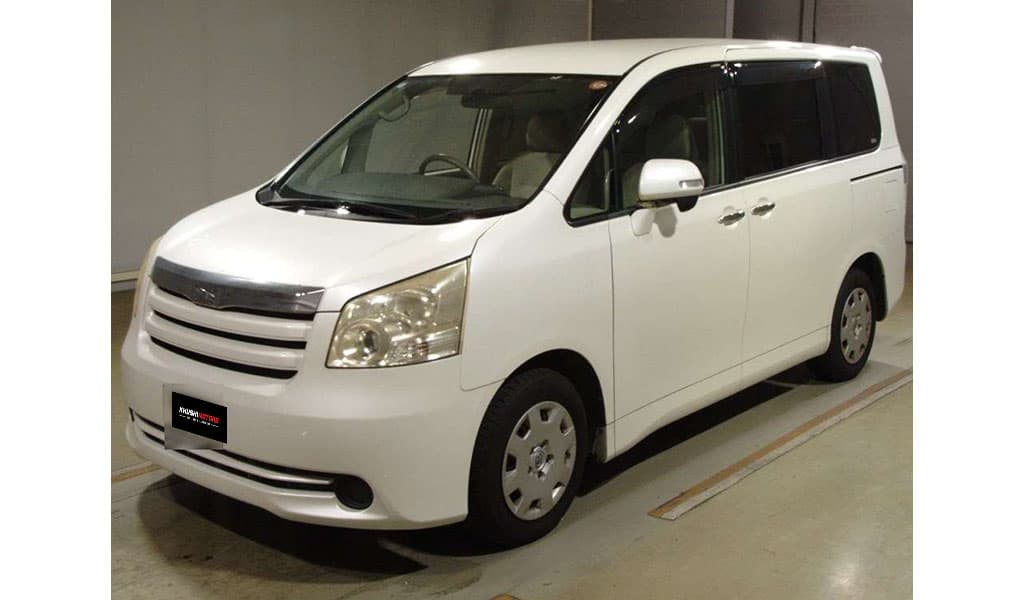 2010 Toyota Noah image-3