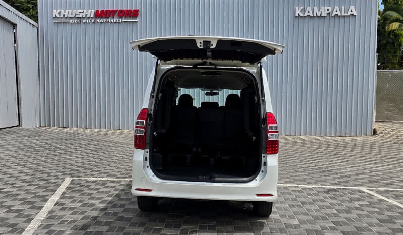 2010 Toyota Noah image-6