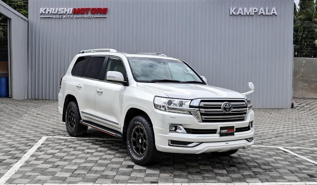 2018 Toyota Land Cruiser 200 image-1