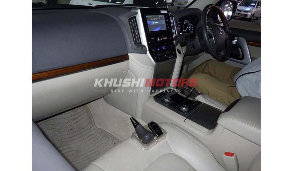 2018 Toyota Land Cruiser 200 image-6