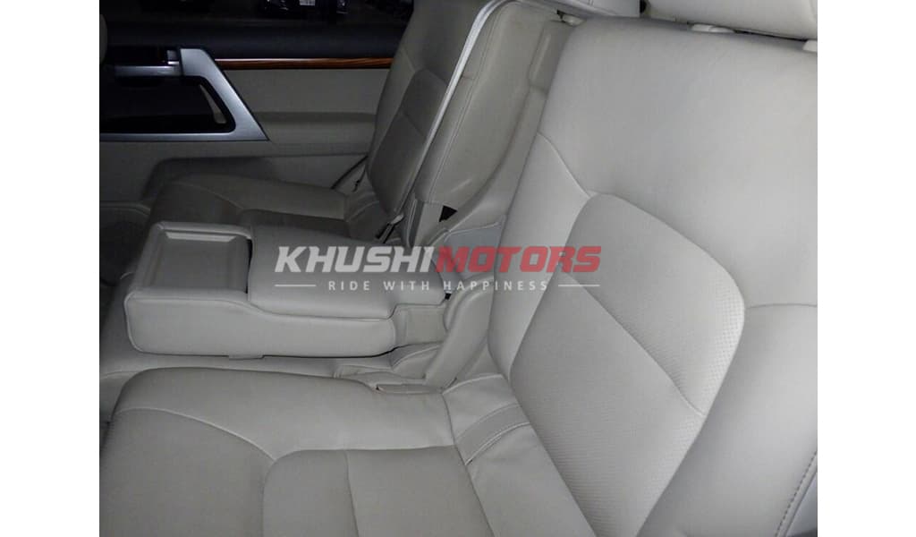2018 Toyota Land Cruiser 200 image-7