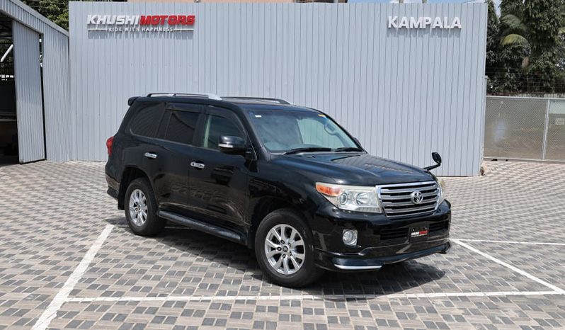 2012 Toyota Land Cruiser 200 image-1