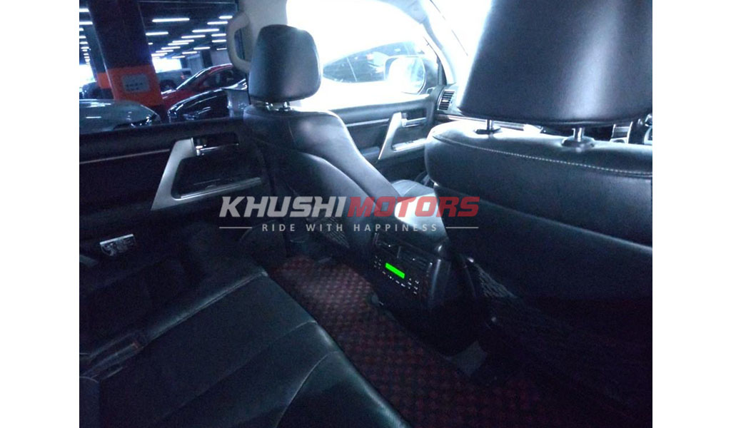 2012 Toyota Land Cruiser 200 image-3