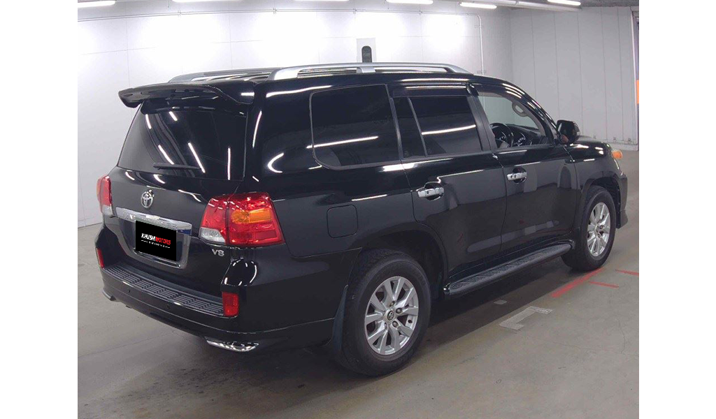 2012 Toyota Land Cruiser 200 image-7