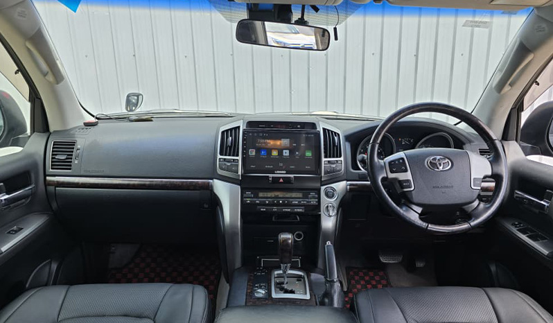 2012 Toyota Land Cruiser 200 image-13