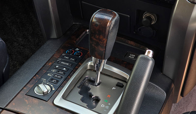 2012 Toyota Land Cruiser 200 image-10
