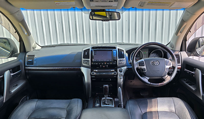 2012 Toyota Land Cruiser 200 image-12