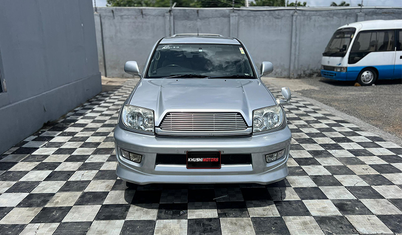 2004 Toyota Hilux Surf image-1