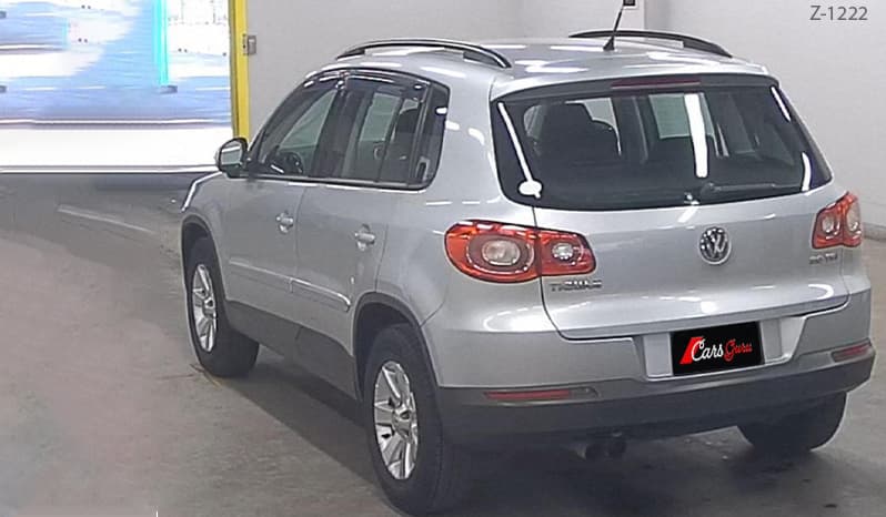 2010 Volkswagen Tiguan image-3