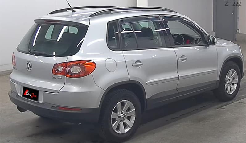 2010 Volkswagen Tiguan image-4