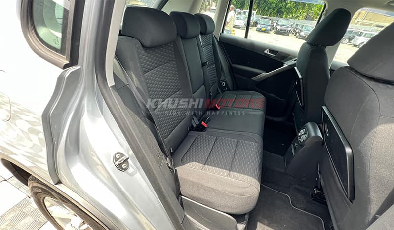 2010 Volkswagen Tiguan image-8