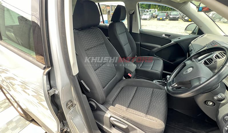2010 Volkswagen Tiguan image-10