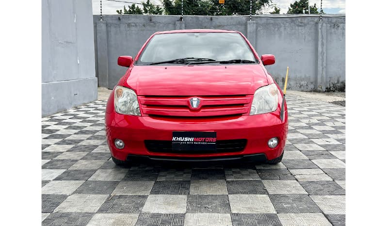 2002 Toyota IST image-1