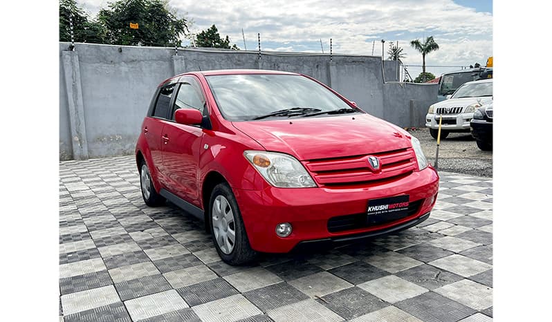 2002 Toyota IST image-9