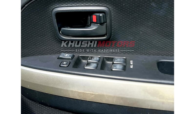2002 Toyota IST image-12