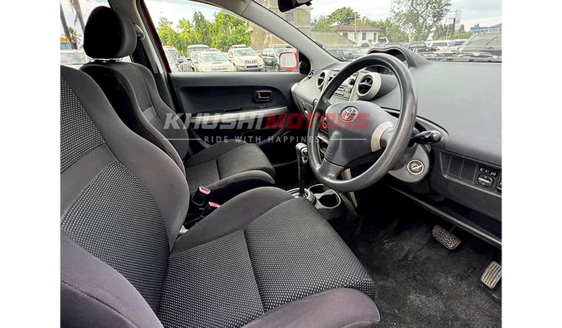 2002 Toyota IST image-15