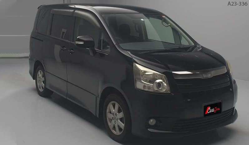 2007 Toyota Noah image-1