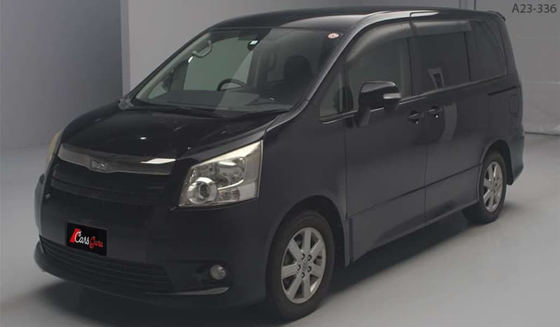 2007 Toyota Noah image-2