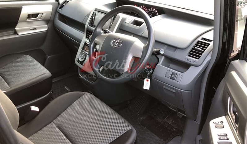 2007 Toyota Noah image-5