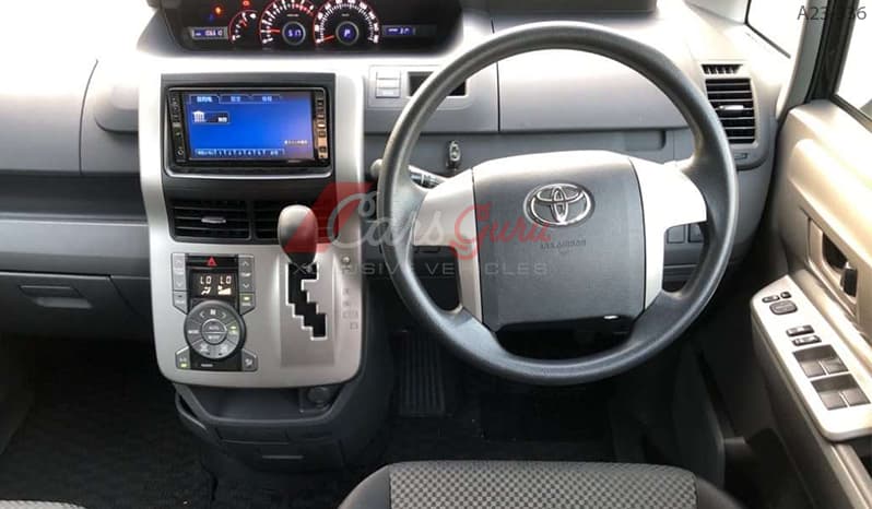 2007 Toyota Noah image-6