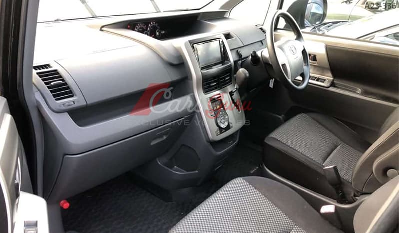 2007 Toyota Noah image-8