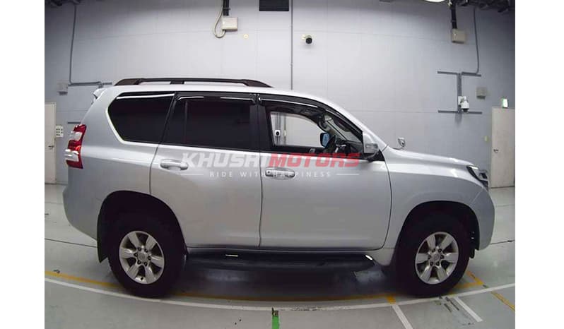2017 Toyota Land Cruiser Prado image-2