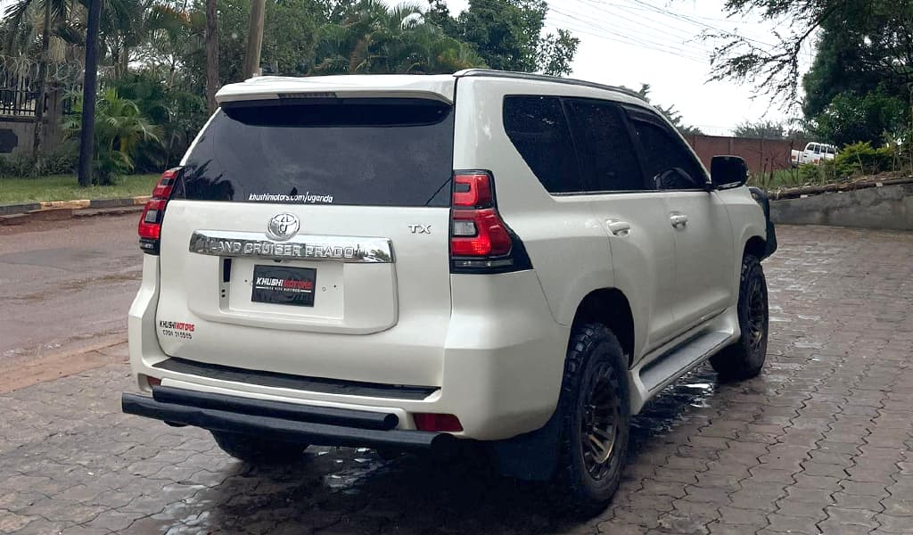 2016 Toyota Land Cruiser Prado image-5