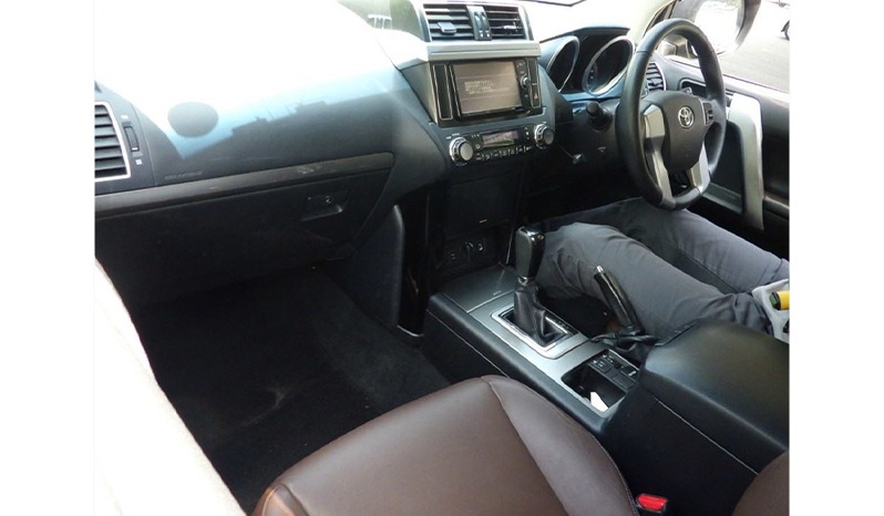 2017 Toyota Land Cruiser Prado image-6