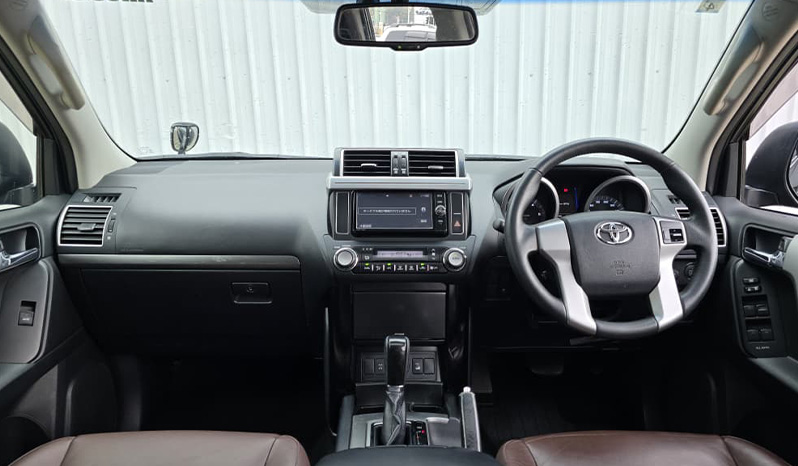 2017 Toyota Land Cruiser Prado image-13