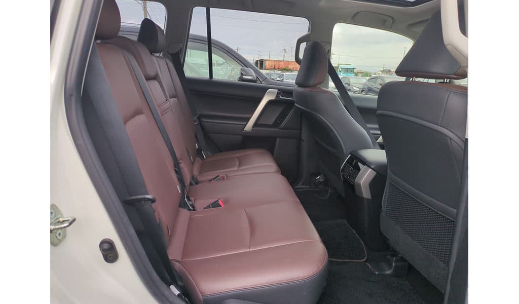 2016 Toyota Land Cruiser Prado image-3