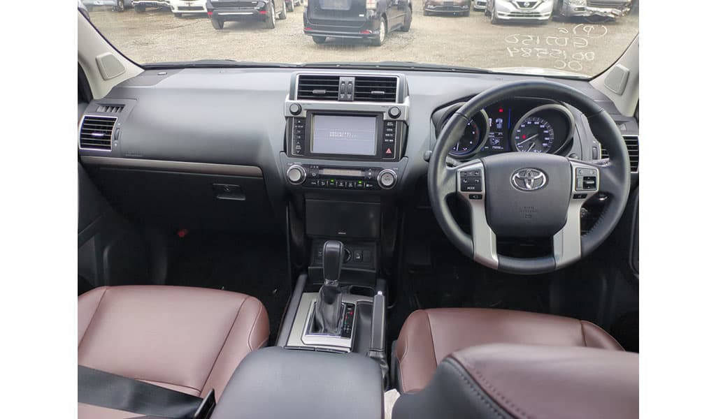 2016 Toyota Land Cruiser Prado image-9