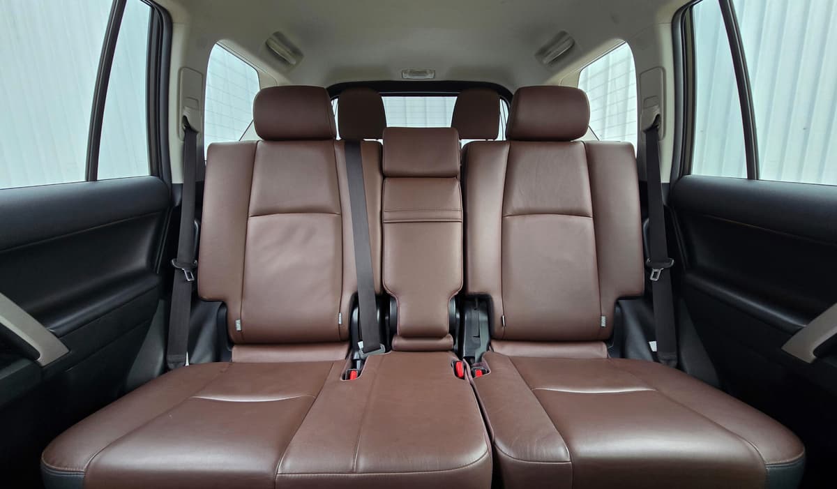 2016 Toyota Land Cruiser Prado image-11